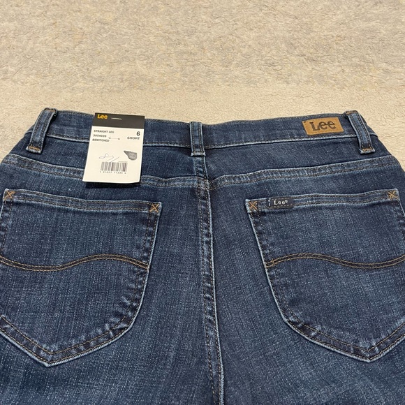 NWT Women’s Size 6 (28” X 28”) Lee Relaxed Fit Straight Leg Mid Rise Jeans Blue - Picture 6 of 13